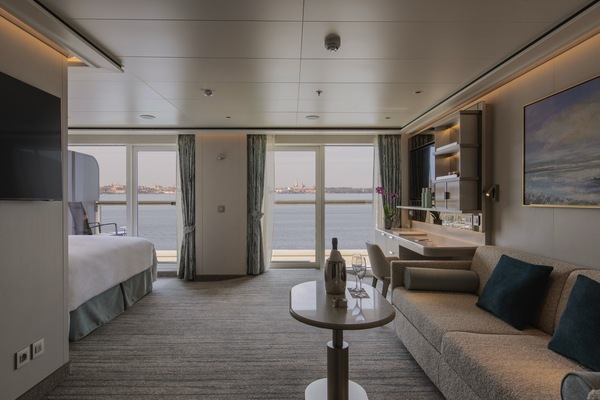 Silversea, Silver Ray, Premium Veranda Suite Living Room ©Silversea Cruises Ltd.jpg